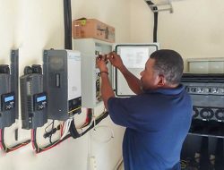 Polres Supiori Melalui SiTik Pasang Perangkat Shelter Tower untuk Meningkatkan Infrastruktur Telekomunikasi