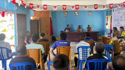 Polres Supiori Gelar Sosialisasi Penertiban BBM di Kampung Manggonswan, Distrik Kep. Aruri Kab. Supiori