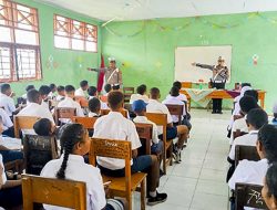 Satlantas Polres Supiori Sosialisasikan Operasi Keselamatan Cartenz 2025 di SMPN 4 Mansoben